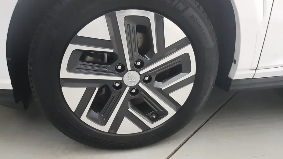 HYUNDAI Kona Kona Electric 64kWh Modern