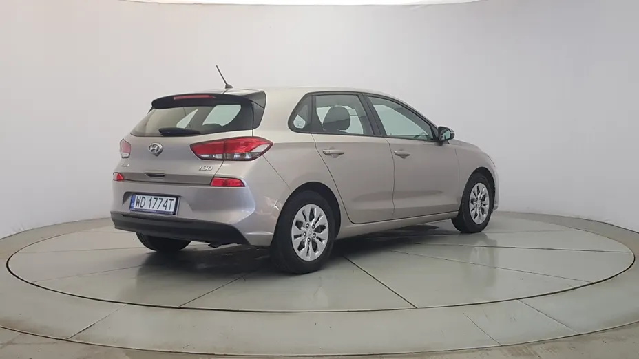 HYUNDAI i30 i30 1.4 Classic +