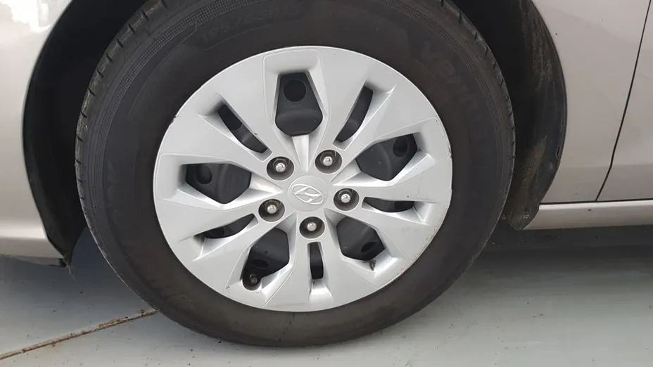 HYUNDAI i30 i30 1.4 Classic +