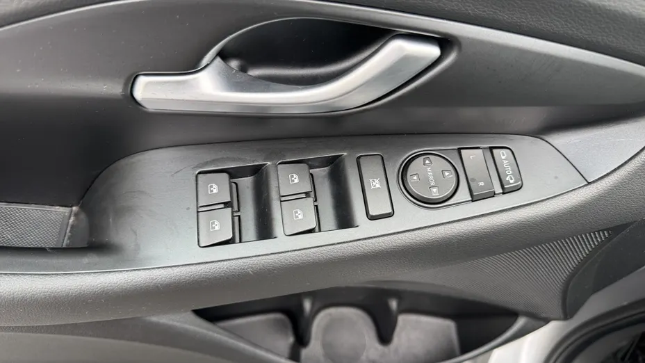 HYUNDAI i30 i30 1.5 DPI Smart