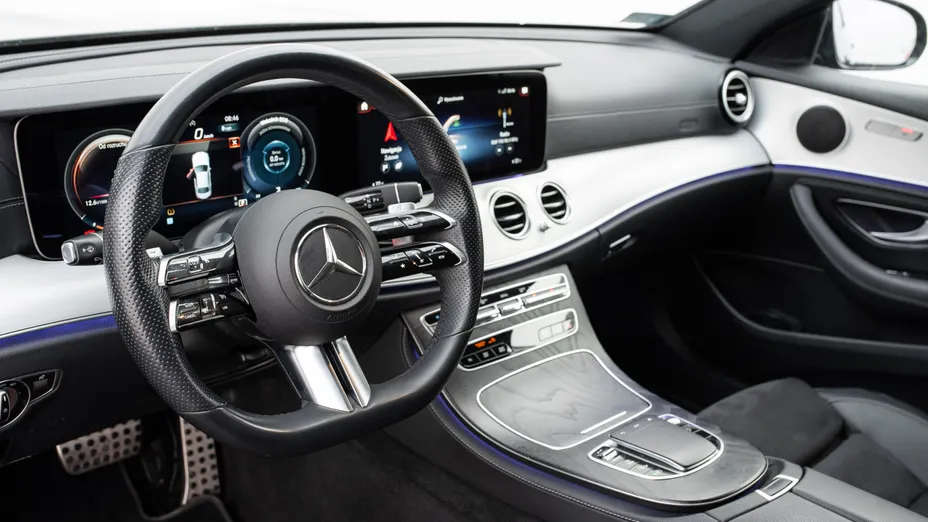 MERCEDES-BENZ E Klasa E 220 d 4-Matic AMG