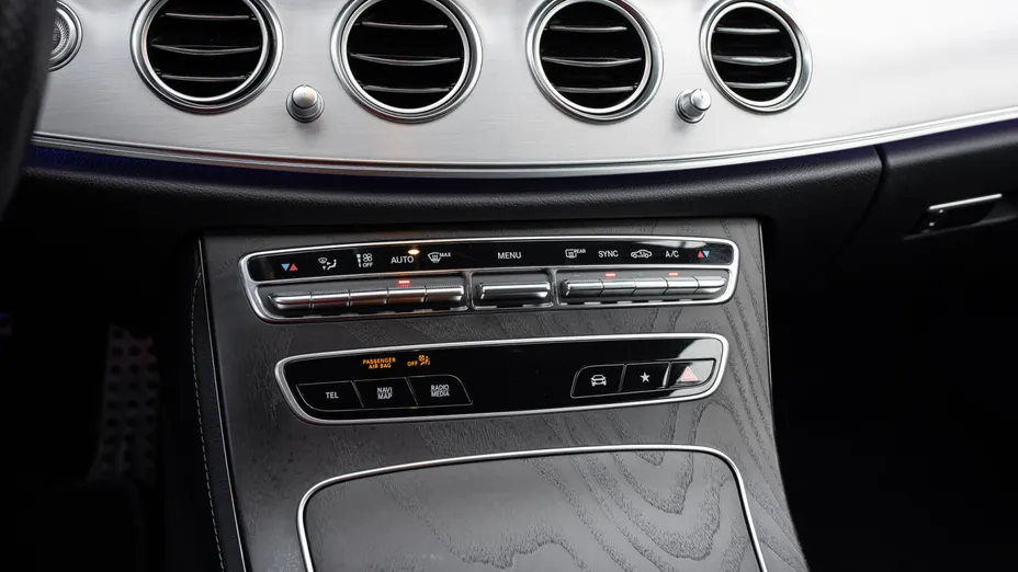 MERCEDES-BENZ E Klasa E 220 d 4-Matic AMG