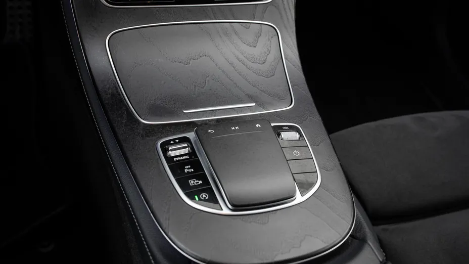 MERCEDES-BENZ E Klasa E 220 d 4-Matic AMG