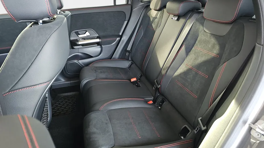 MERCEDES-BENZ GLA GLA 200 mHEV AMG Line 7G-DCT