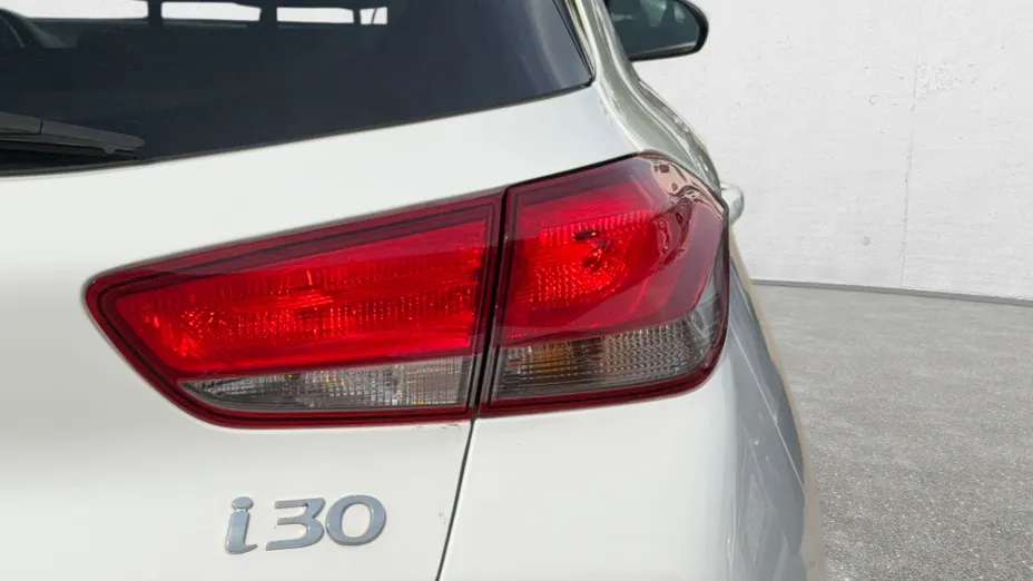 HYUNDAI i30 i30 1.0 T-GDI Modern