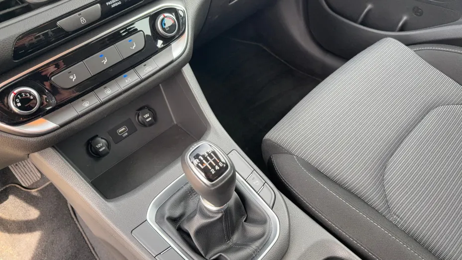 HYUNDAI i30 i30 1.0 T-GDI Modern