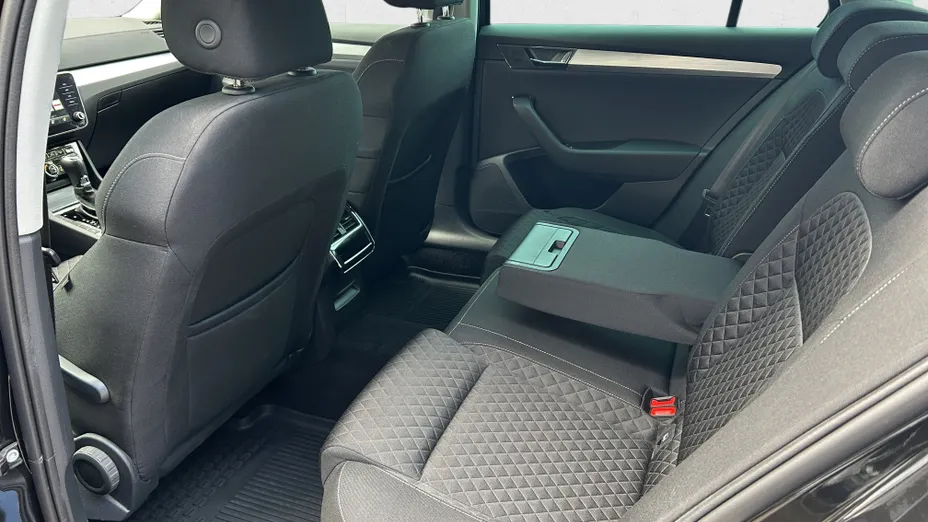 SKODA Superb Superb 2.0 TDI SCR Ambition DSG