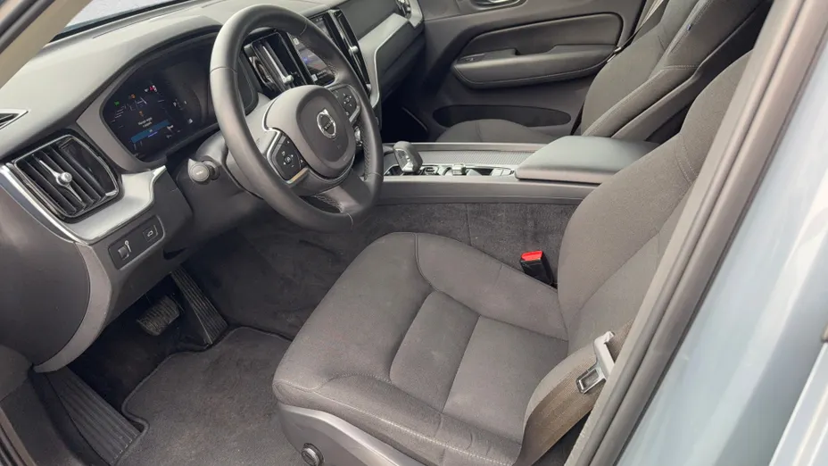 VOLVO XC60 XC60 B4 B Momentum Pro aut