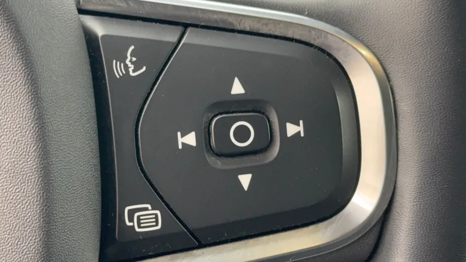 VOLVO XC60 XC60 B4 B Momentum Pro aut