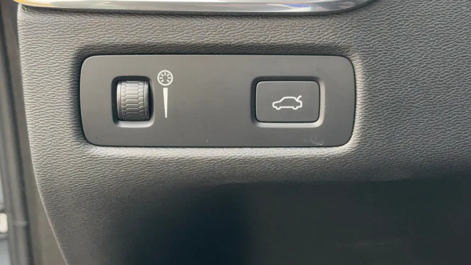 VOLVO XC60 XC60 B4 B Momentum Pro aut