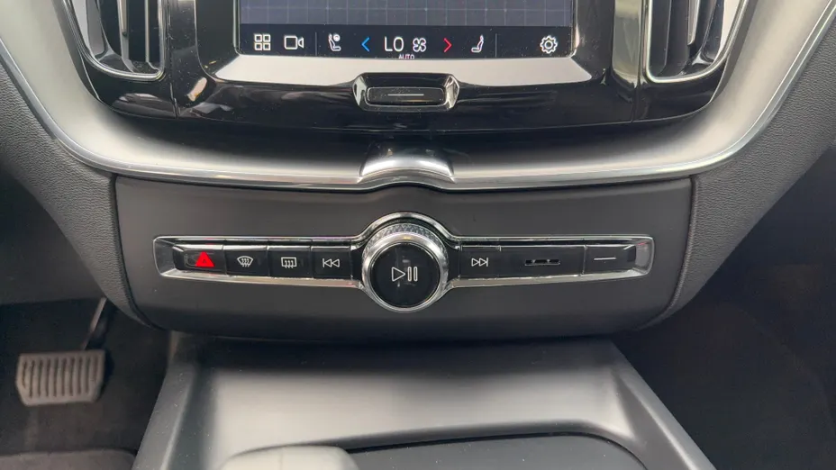 VOLVO XC60 XC60 B4 B Momentum Pro aut