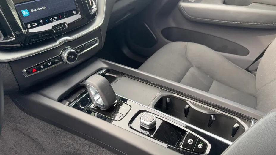 VOLVO XC60 XC60 B4 B Momentum Pro aut