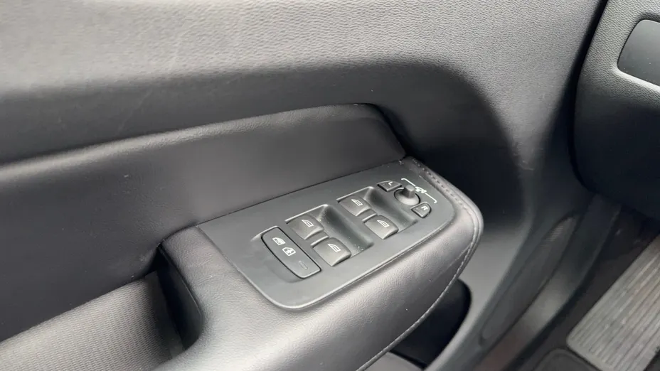 VOLVO XC60 XC60 B4 D AWD Plus Dark aut