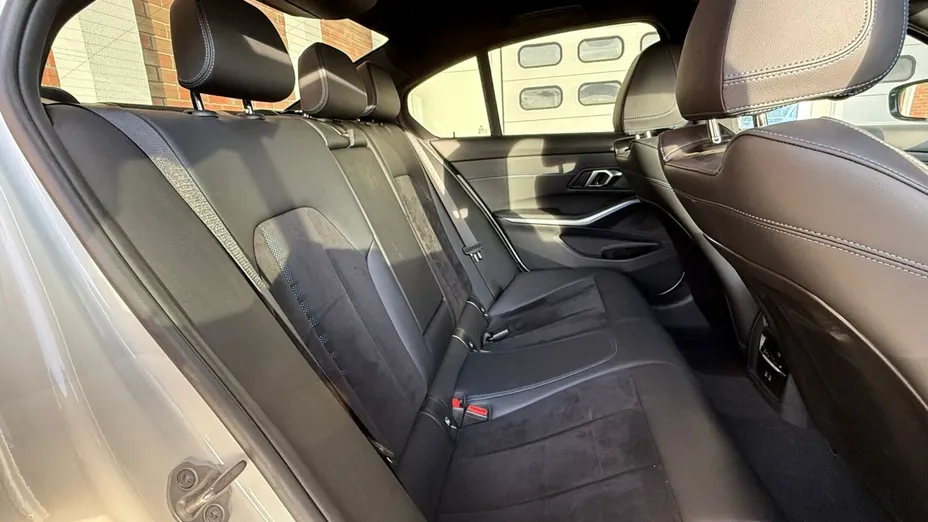 BMW Seria 3 320i xDrive M Sport aut