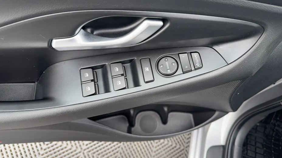 HYUNDAI i30 i30 1.5 DPI Smart