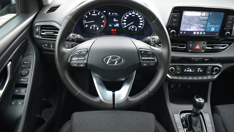 HYUNDAI i30 i30 Fastback 1.5 T-GDI 48V Smart DCT