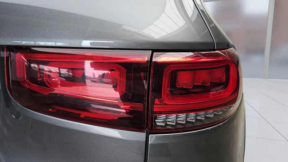 MERCEDES-BENZ GLB GLB 200 d 8G-DCT