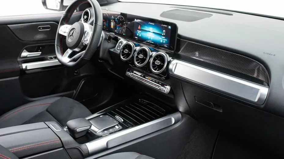 MERCEDES-BENZ GLB GLB 200 4-Matic AMG Line 8G-DCT