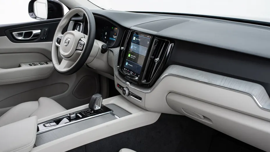 VOLVO XC60 XC60 B4 D AWD Plus Dark aut