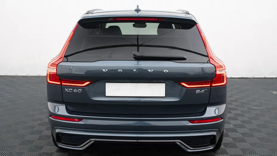 VOLVO XC60 XC60 B4 D AWD Plus Dark aut