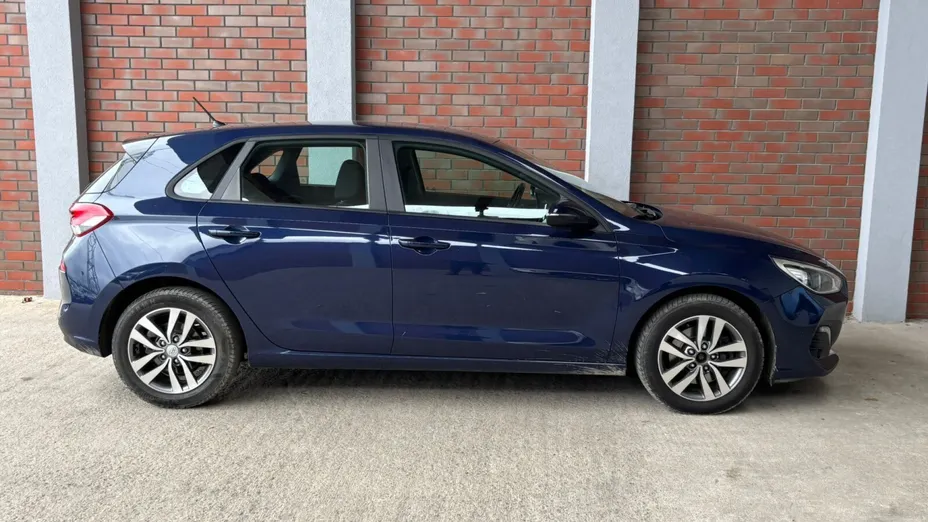 HYUNDAI i30 i30 1.4 Classic +