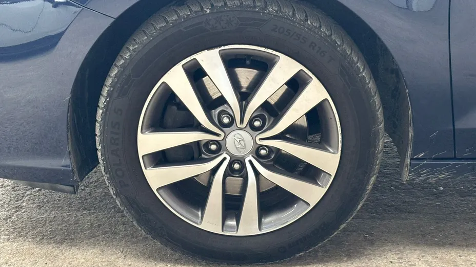 HYUNDAI i30 i30 1.4 Classic +