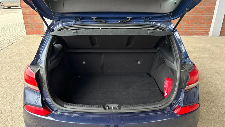 HYUNDAI i30 i30 1.4 Classic +