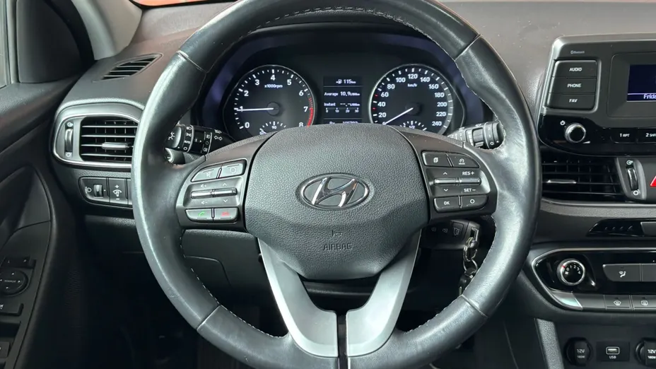 HYUNDAI i30 i30 1.4 Classic +