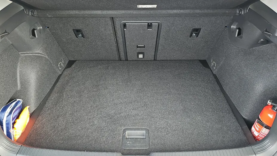 VOLKSWAGEN Golf Golf VIII 1.0 TSI Life