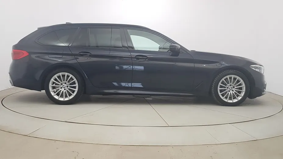 BMW Seria 5 530d xDrive M Sport sport-aut