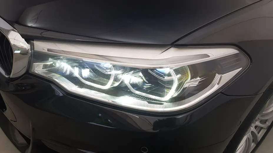 BMW Seria 5 530d xDrive M Sport sport-aut