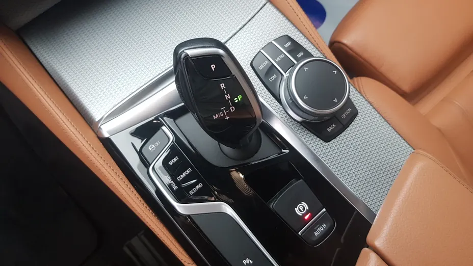 BMW Seria 5 530d xDrive M Sport sport-aut
