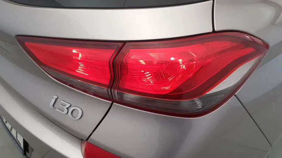 HYUNDAI i30 i30 1.4 Classic +