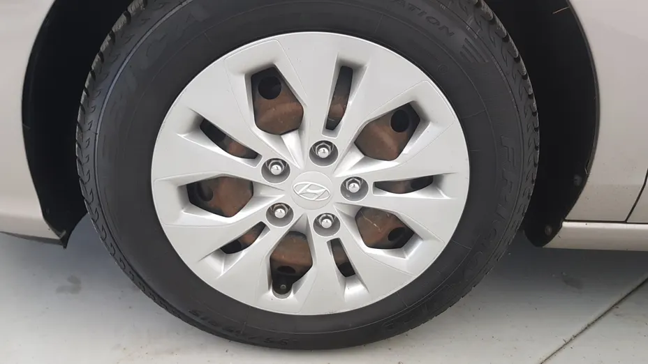 HYUNDAI i30 i30 1.4 Classic +