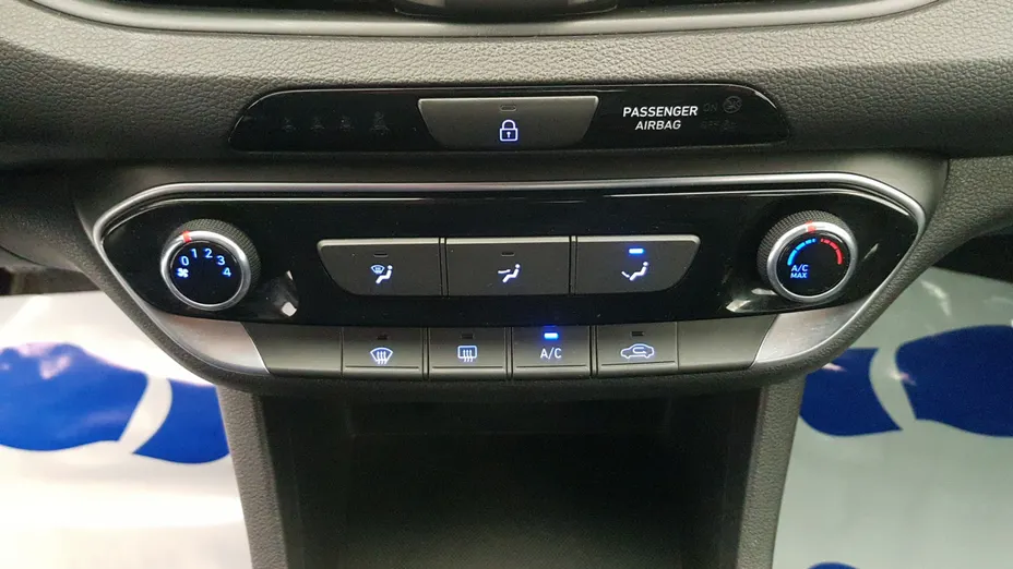 HYUNDAI i30 i30 1.4 Classic +