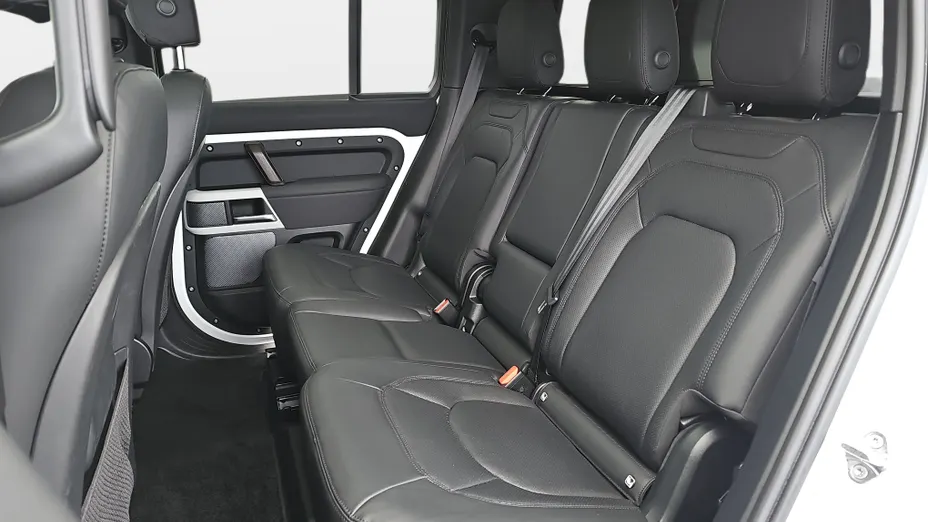 LAND ROVER Defender Defender 110 3.0 D300 mHEV SE