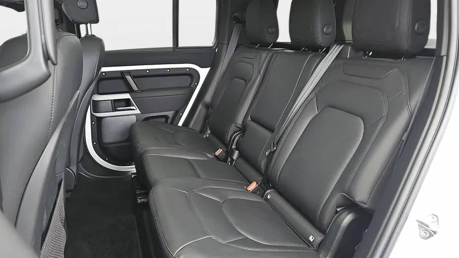 LAND ROVER Defender Defender 110 3.0 D300 mHEV SE