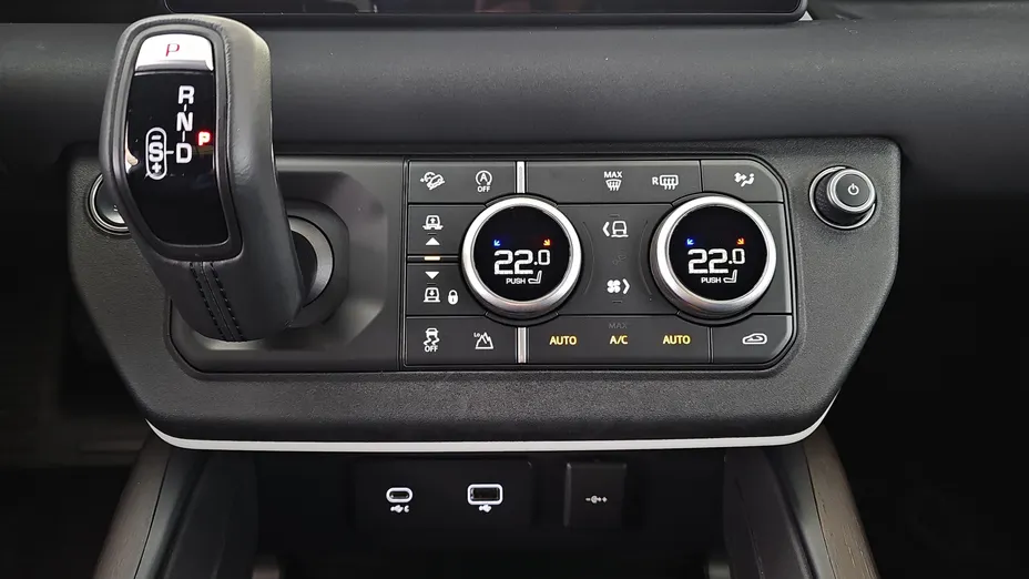 LAND ROVER Defender Defender 110 3.0 D300 mHEV SE