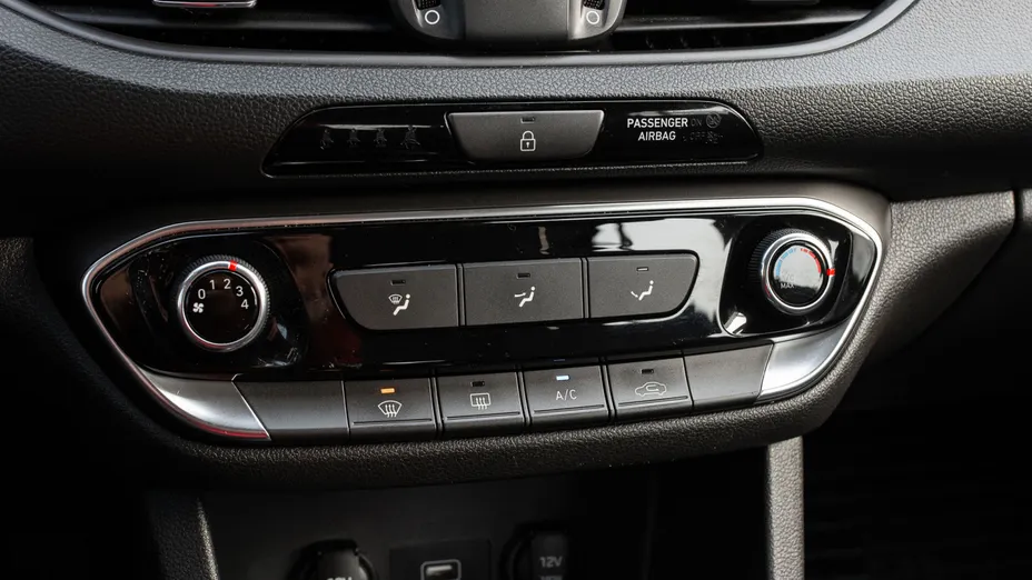 HYUNDAI i30 i30 1.0 T-GDI Modern