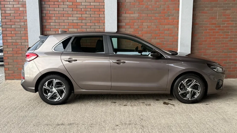 HYUNDAI i30 i30 1.0 T-GDI Smart
