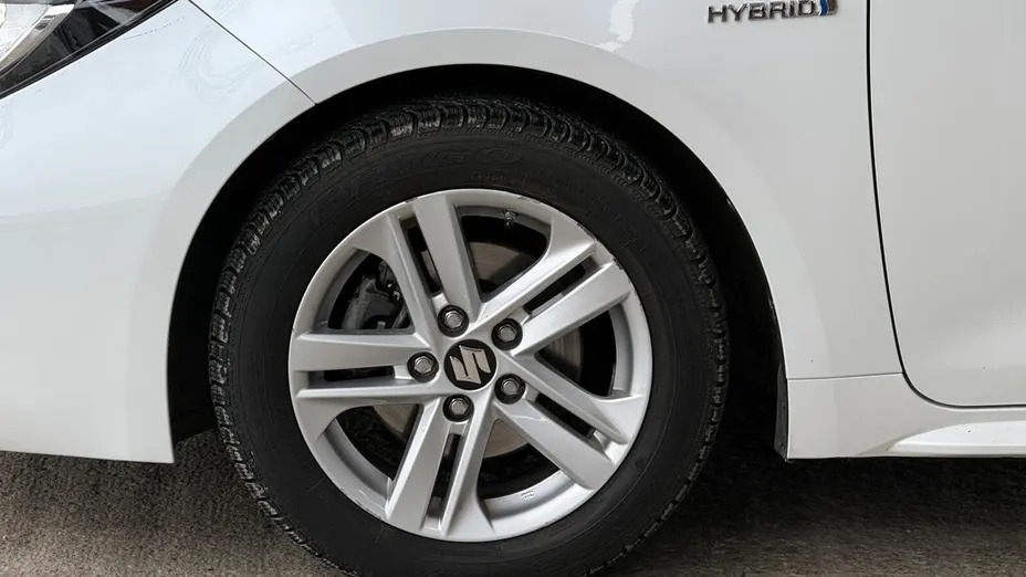 SUZUKI Swace Swace 1.8 Hybrid Premium Plus CVT