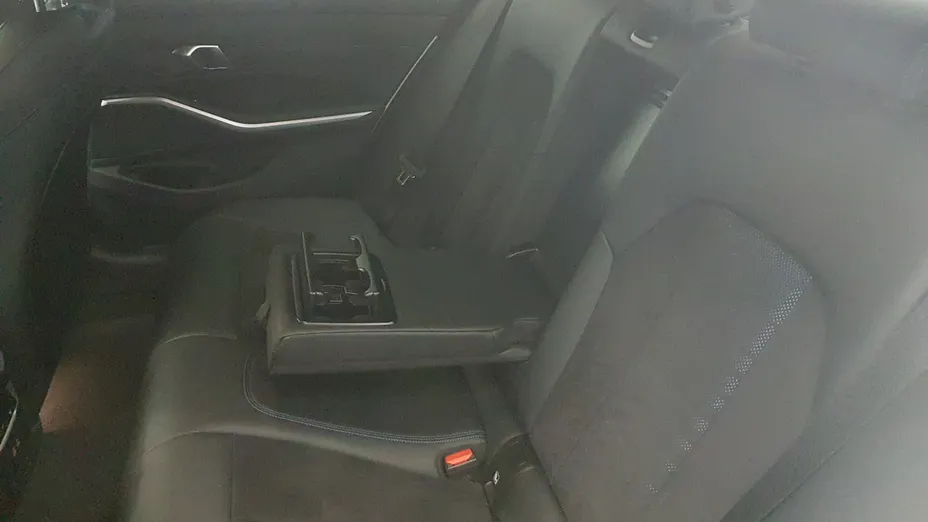 BMW Seria 3 318i M Sport aut