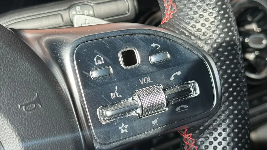 MERCEDES-BENZ GLB GLB 200 4-Matic AMG Line 8G-DCT