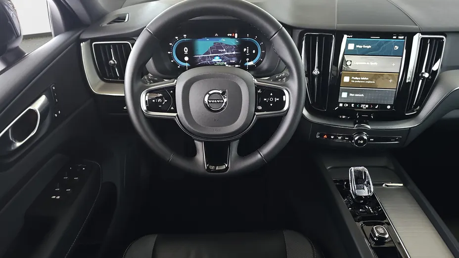 VOLVO XC60 XC60 B4 D AWD Plus Dark aut