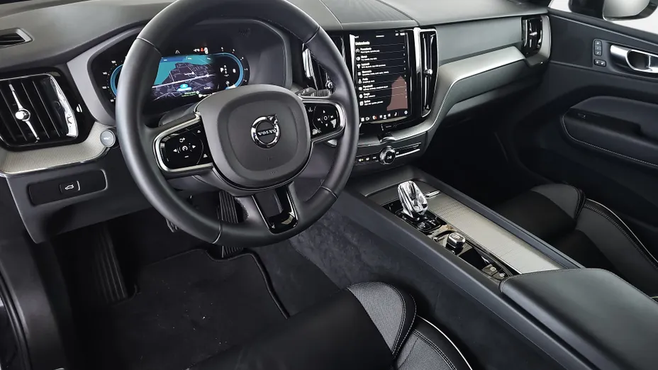 VOLVO XC60 XC60 B4 D AWD Plus Dark aut