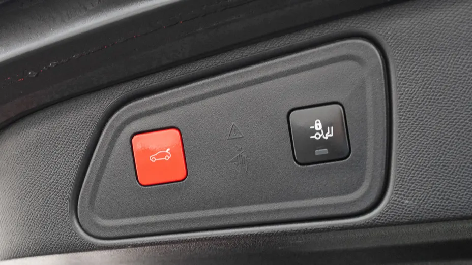 PEUGEOT 3008 3008 1.2 PureTech Allure Pack S&S EAT8