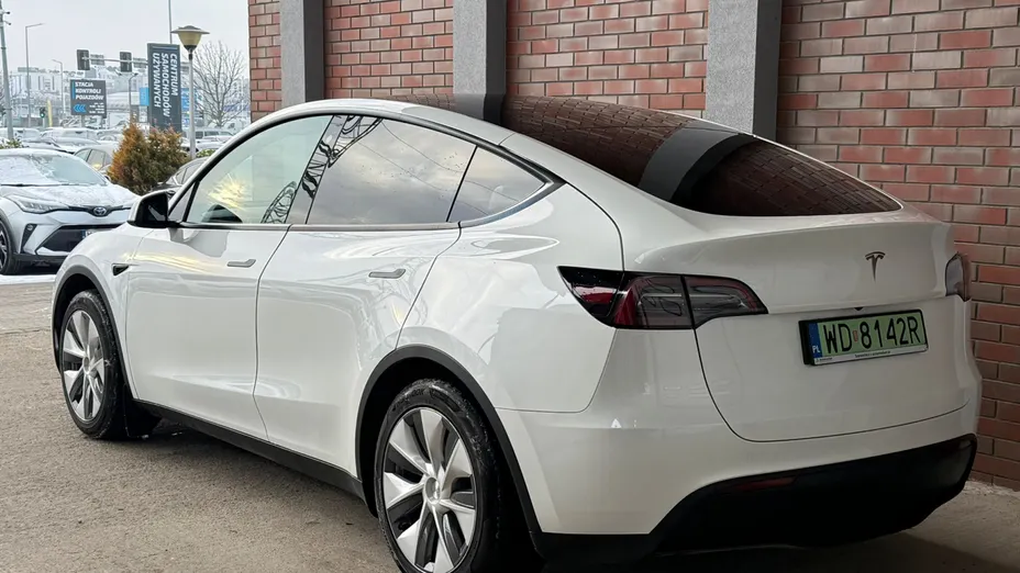 TESLA Model Y Y Long Range RWD