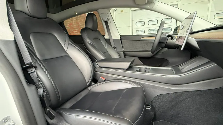 TESLA Model Y Y Long Range RWD