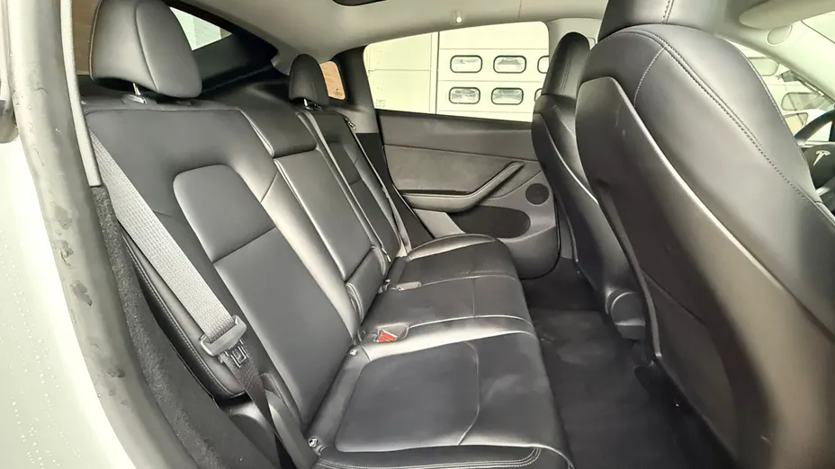 TESLA Model Y Y Long Range RWD