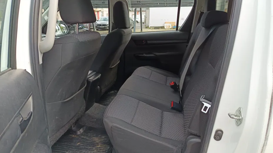 TOYOTA HiLux Hilux 2.4 D-4D Double Cab DLX 4x4